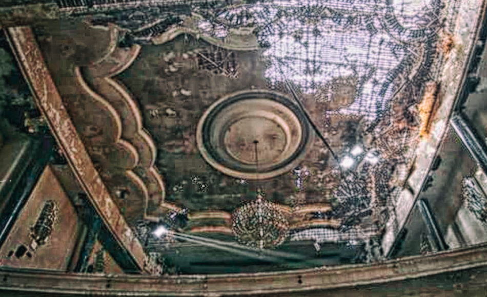 Interior abandonado del cine pera