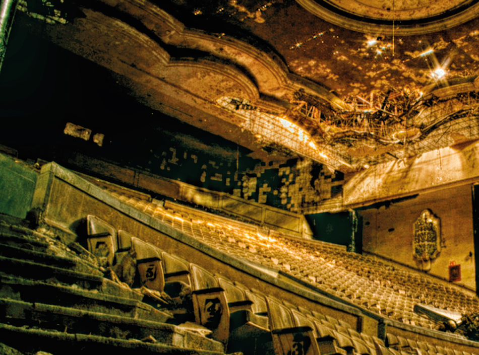Interior abandonado del cine pera